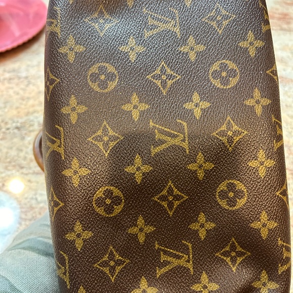 Authentic Louis Vuitton Handbag - Picture 3 of 11